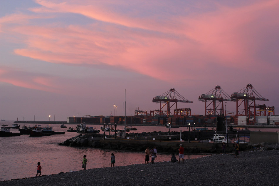 Shipment at a Social Cost